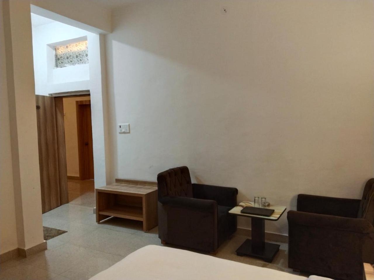 Hotel Lakeview By Bookingcare Chhatarpur Ngoại thất bức ảnh